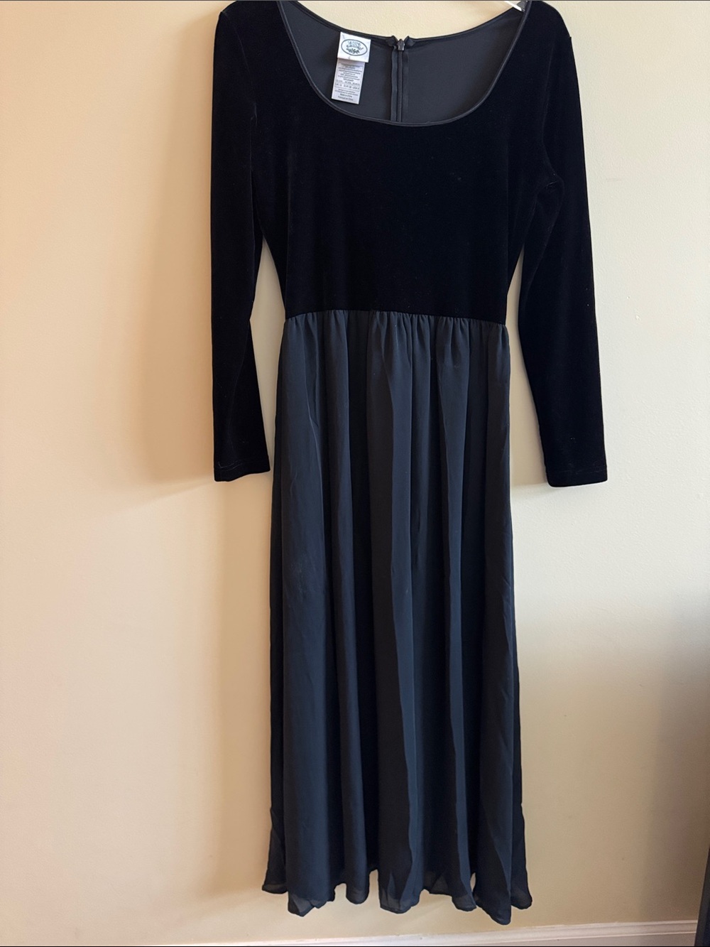 LAURA ASHLEY Black Velvet Bodice Long Sleeve Evening Dress